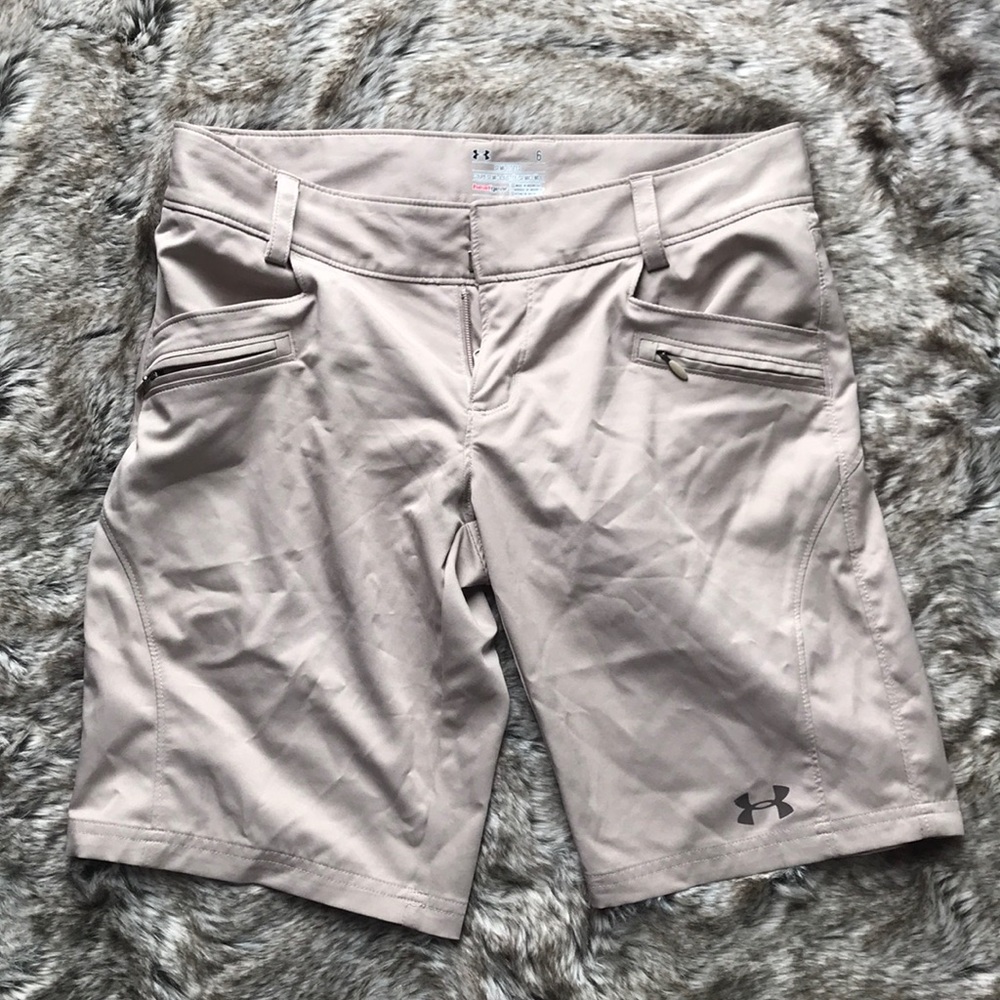 Under Armour Semi Fitted Shorts